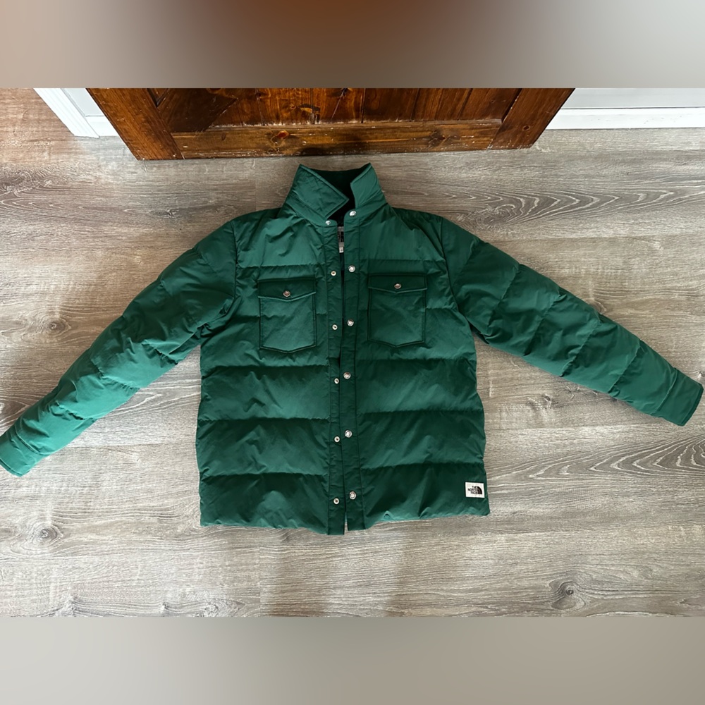 The North Face - Kelly Green - Down Men’s Puffer Down Jacket with Snaps. Large